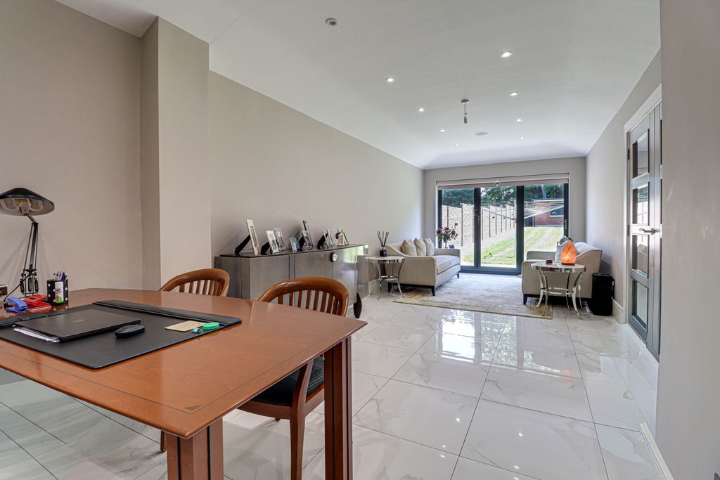 Additional image 8 of 7 bed detached house for saleLondon Road, Luton LU1