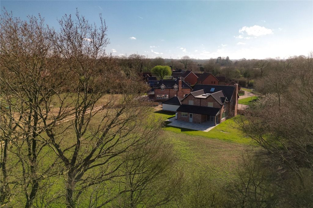 Property photo 2 of 16 Picture No. 19