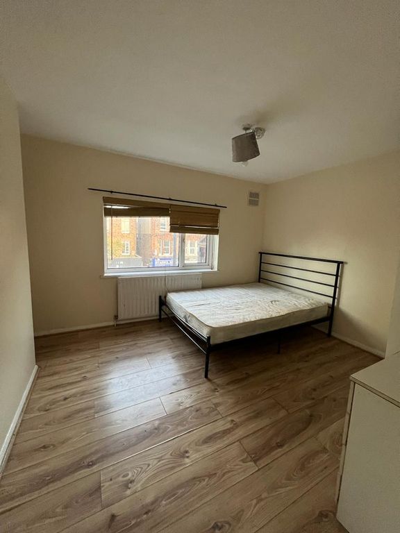 Property photo 1 of 5 Bedroom 