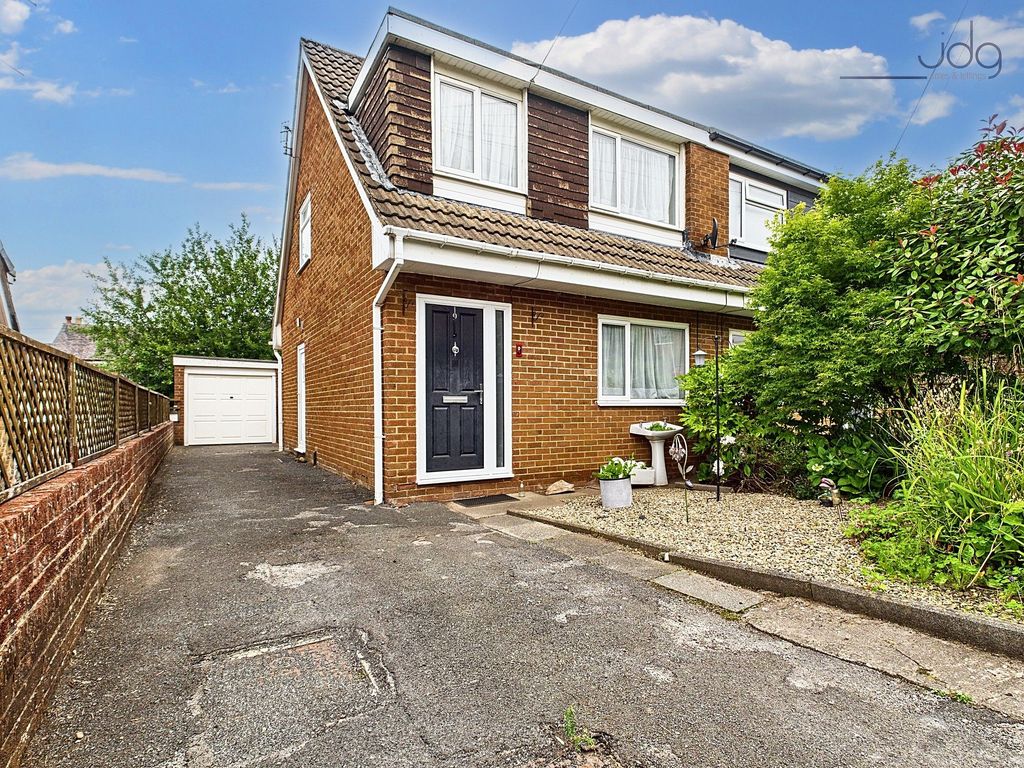 Property photo 1 of 17 Welcome To Johnson Close