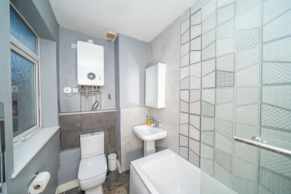 Property photo 3 of 17 Webbs-20.Jpg