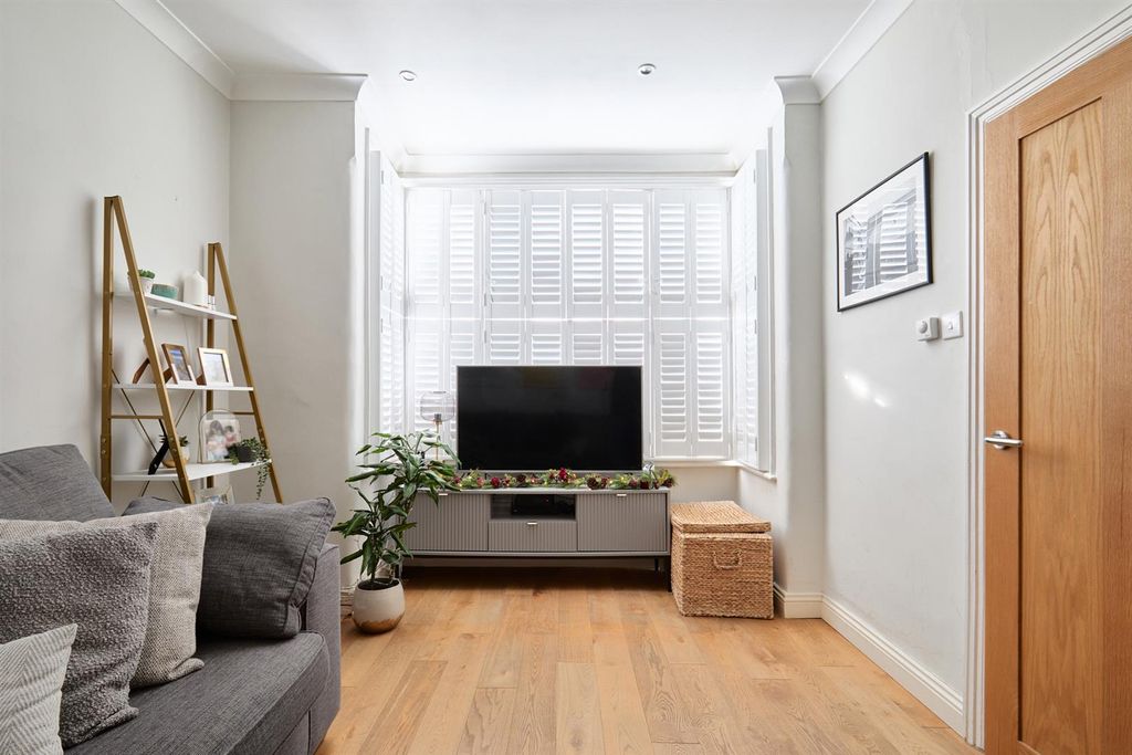 Property photo 3 of 24