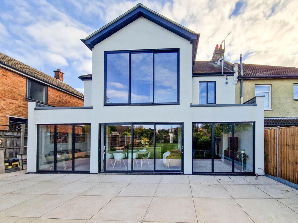 Property photo 1 of 28 Rear Garden