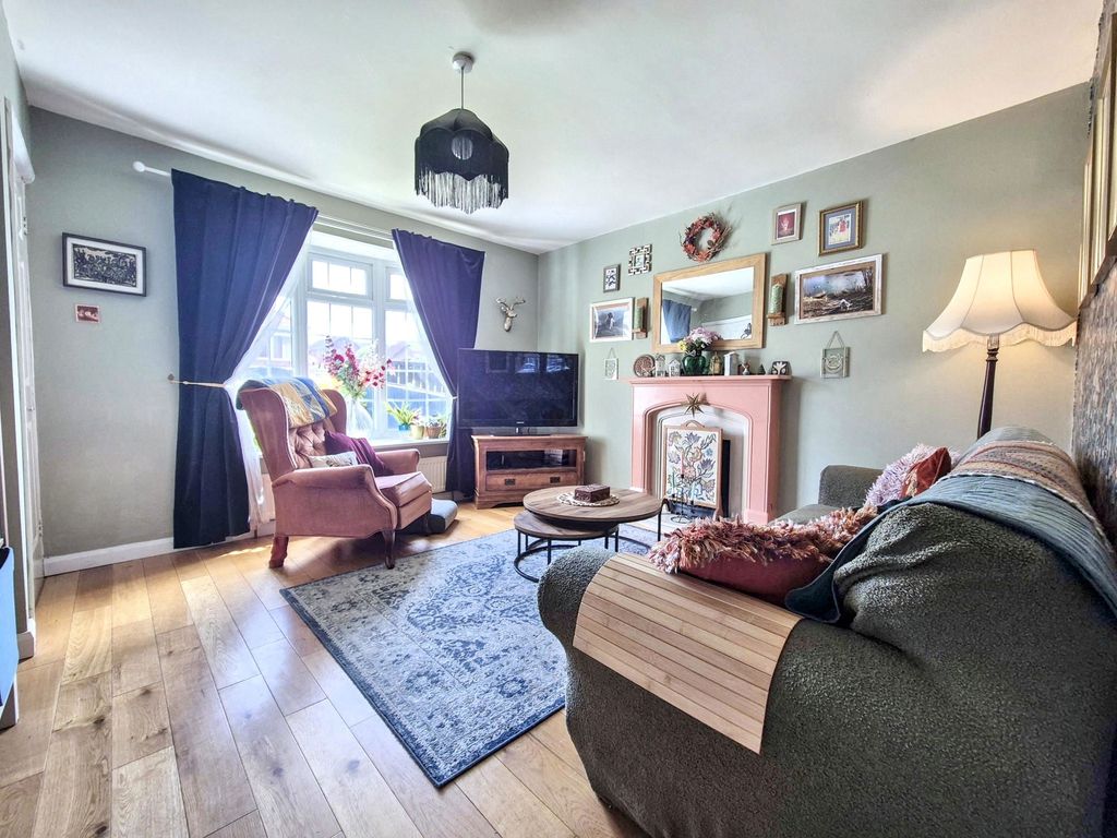Property photo 2 of 26