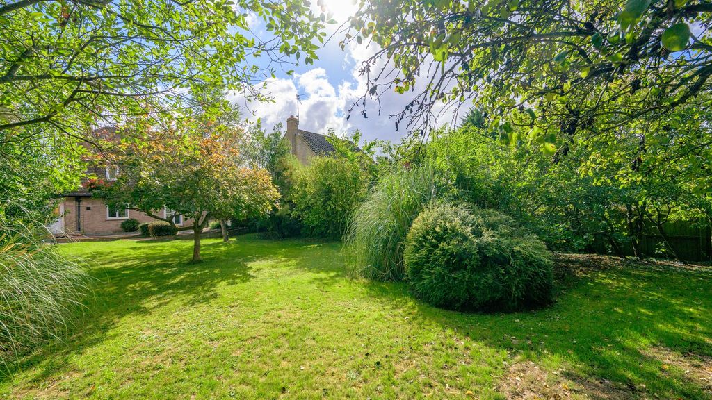Property photo 2 of 22
