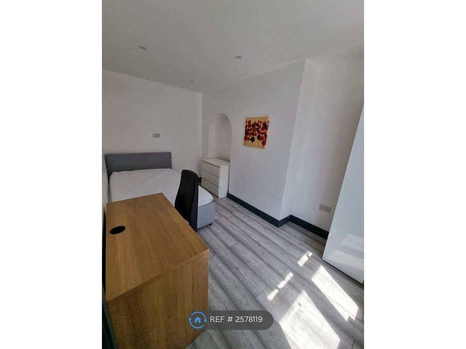 Property photo 3 of 13 Bedroom 1