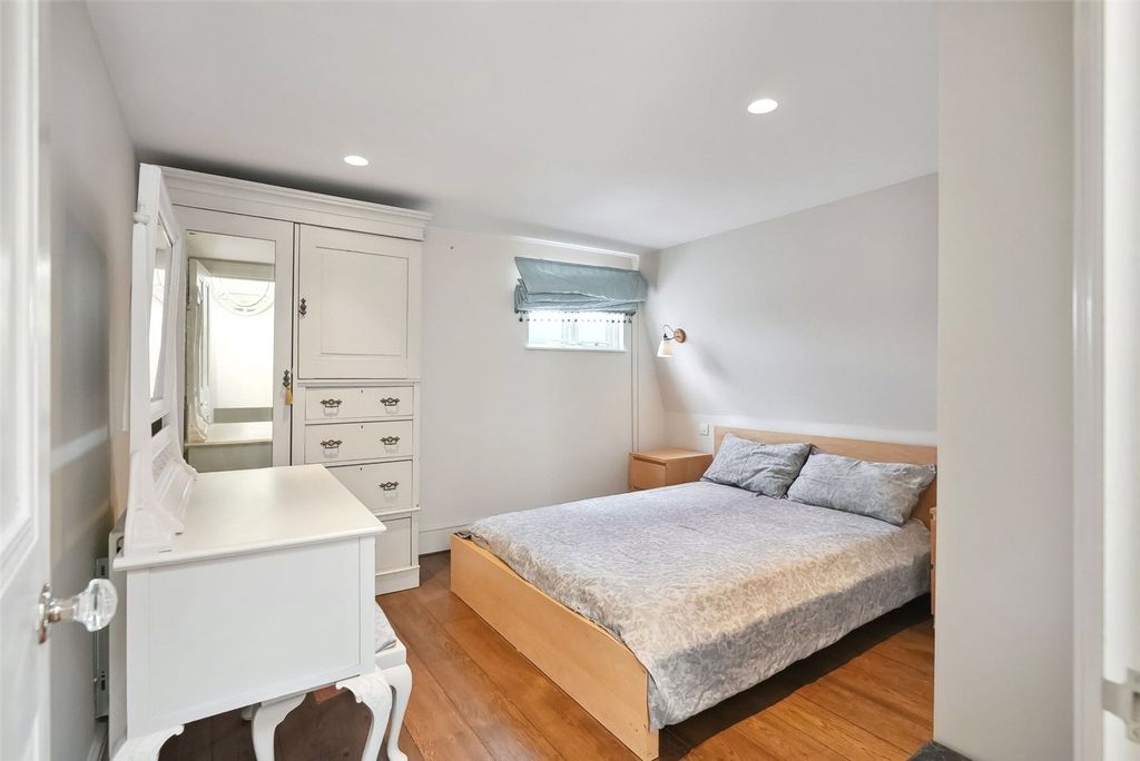 Additional image 19 of 6 bed semi-detached house for saleUxbridge Road, Hampton TW12