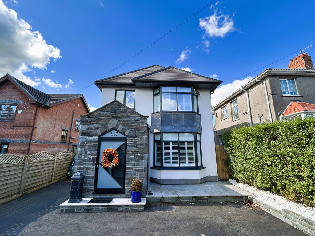Property photo 1 of 31