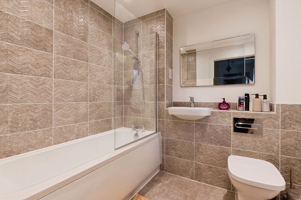 Property photo 3 of 25 Picture