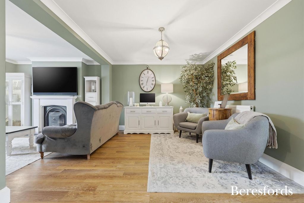 Property photo 2 of 40 Picture No. 04