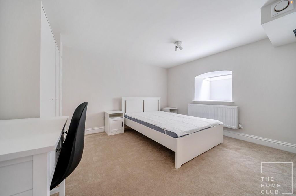 Property photo 2 of 9 1Fc48Ca9-6Bef-4A33-A3A0-E70A115406B1.Jpg