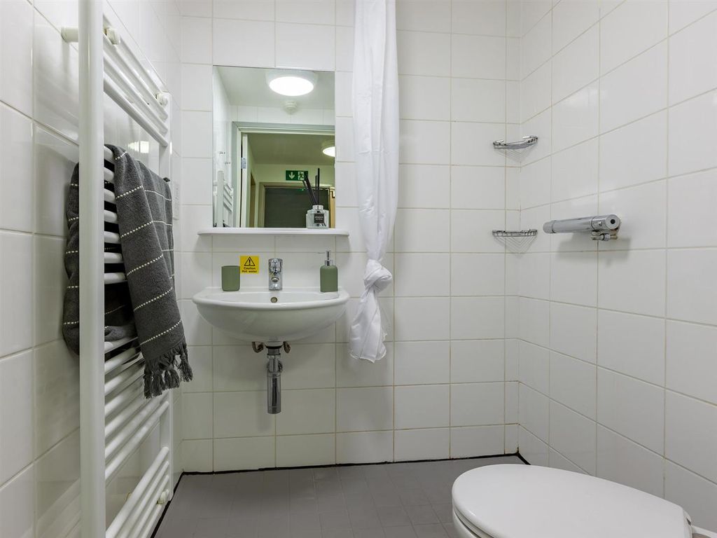 Property photo 1 of 28