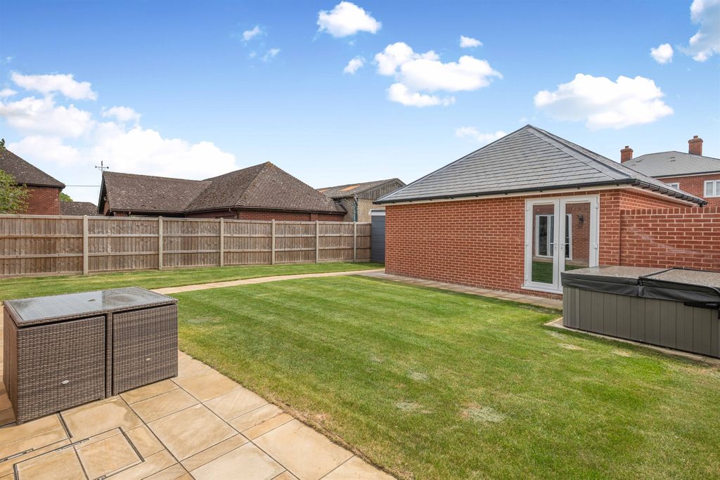 Property photo 3 of 19