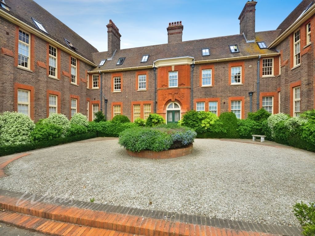 Property photo 1 of 9 John Nic Main 1