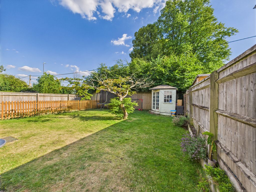 Property photo 2 of 18 Cam01354G0-Pr0558-Still034