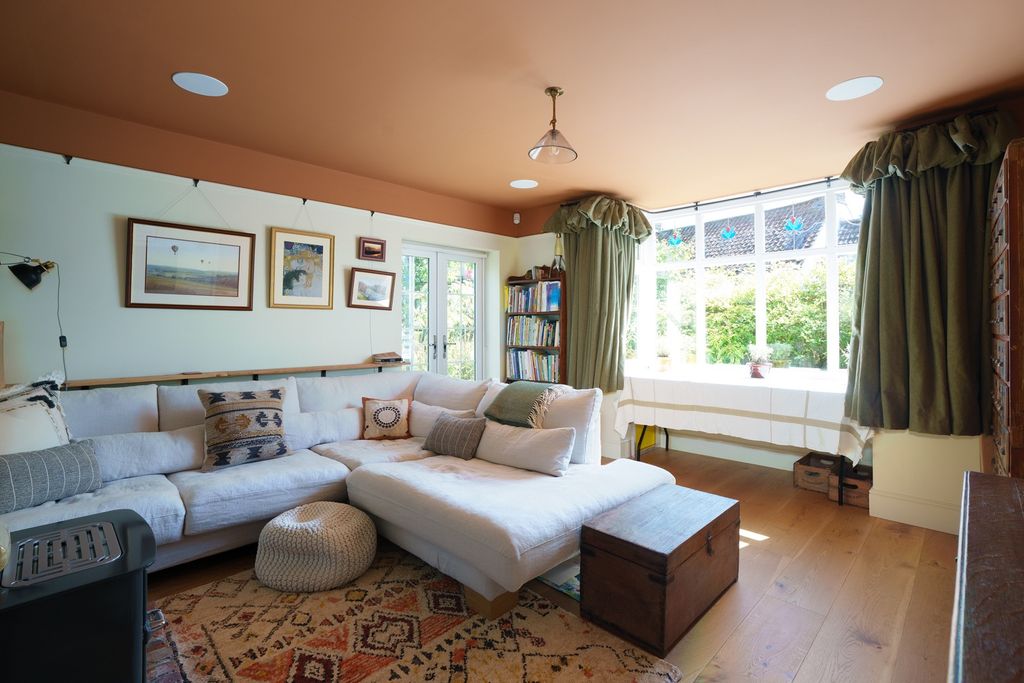 Property photo 3 of 30 5504718