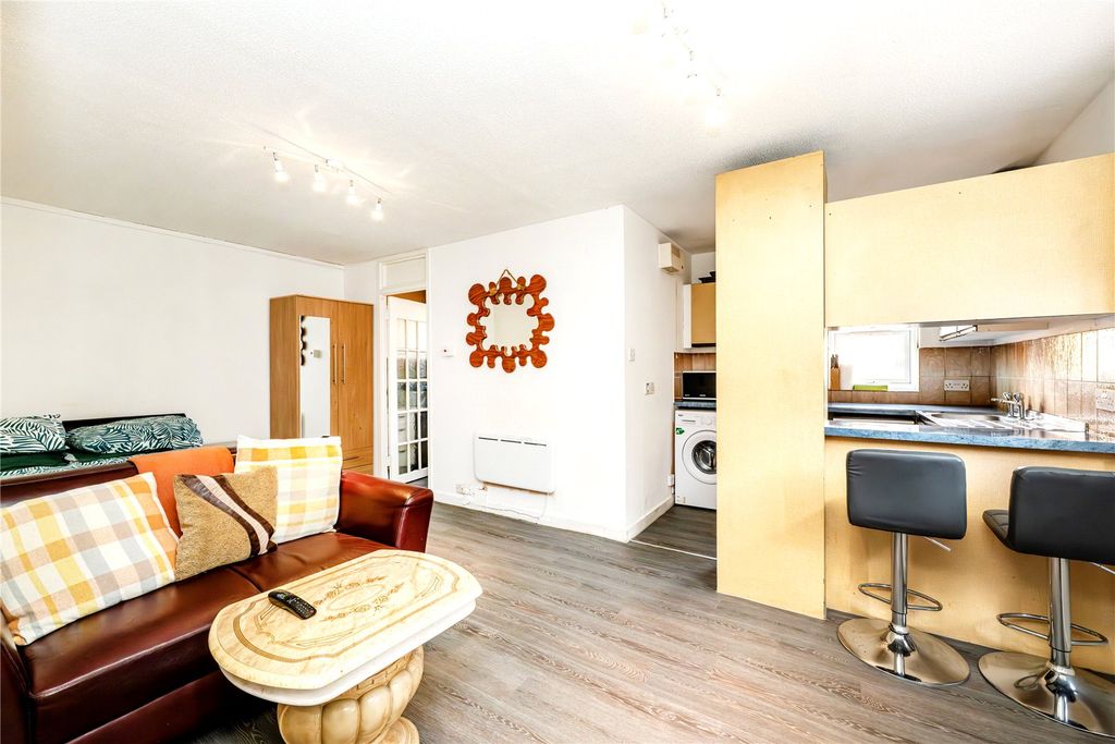 Property photo 1 of 10 Picture No. 17