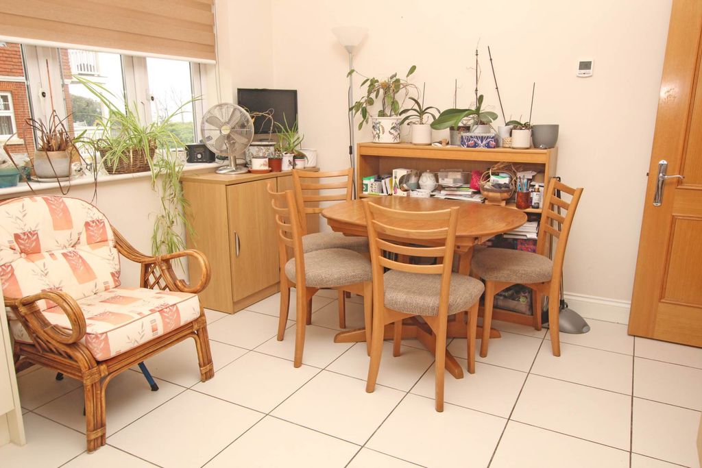 Additional image 12 of 3 bed flat for saleDarley Road, Eastbourne BN20