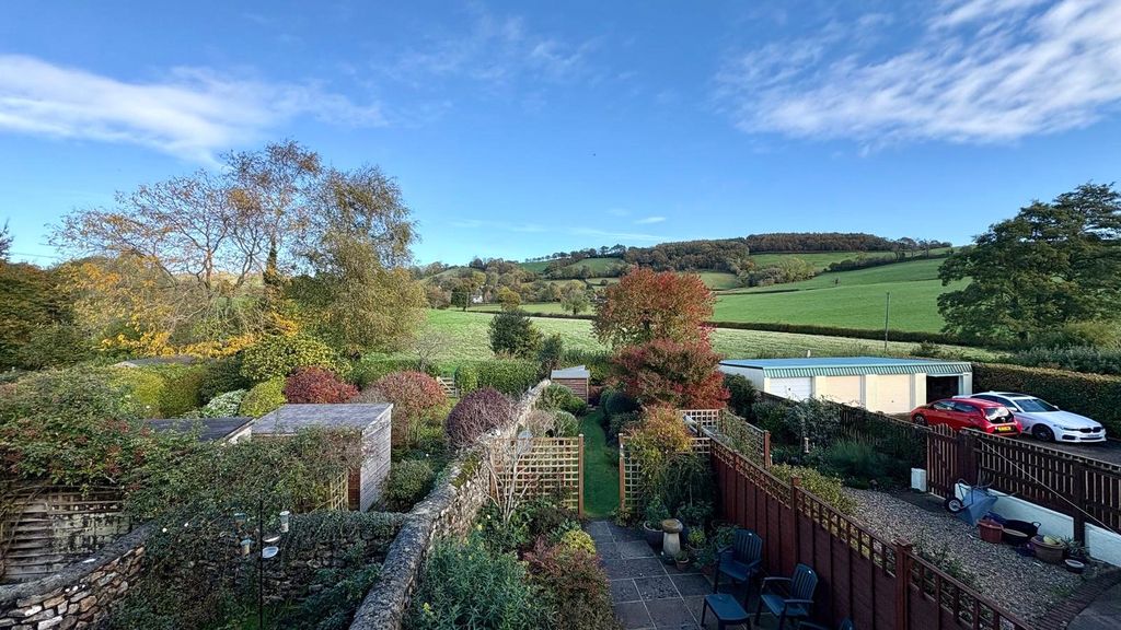 Property photo 2 of 17 Picture No. 19