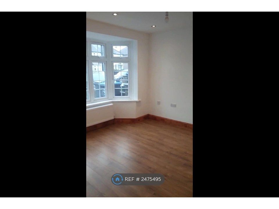 Property photo 1 of 13 Downstairs Front Bedroom