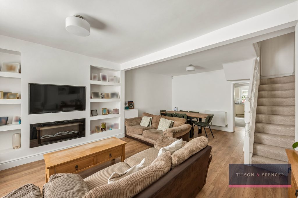 Property photo 2 of 13 0106202616_Tils_20 Spencer Road _N17 9Uu_001_Wm
