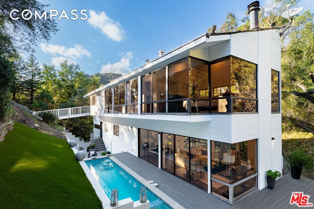 Property photo 1 of 31