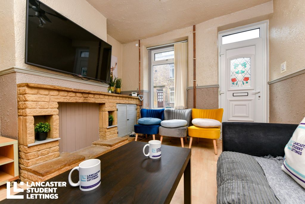 Property photo 1 of 13 Property Photo