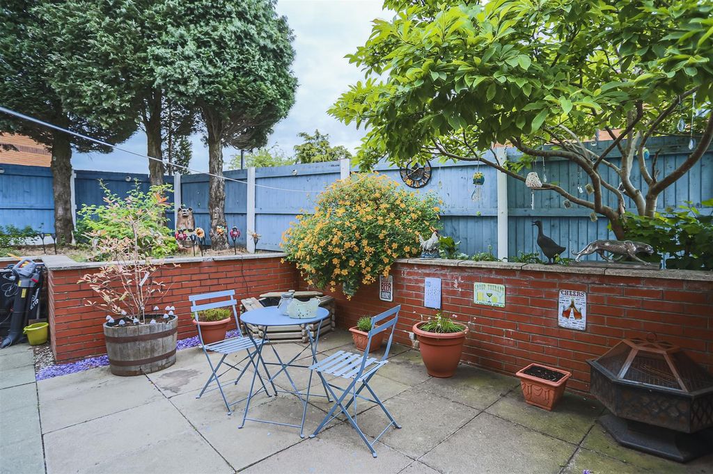 Property photo 2 of 21