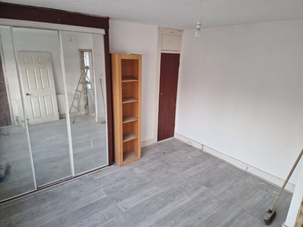Property photo 2 of 3