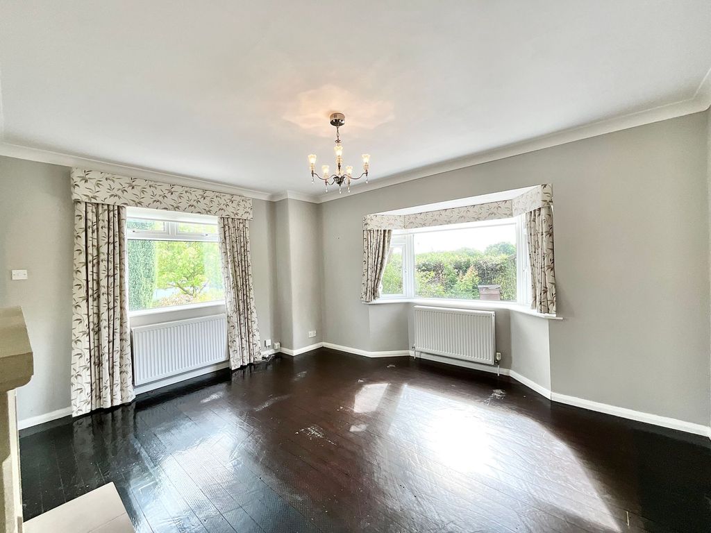 Property photo 2 of 40