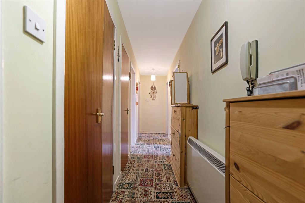 Property photo 2 of 14 Picture No. 16