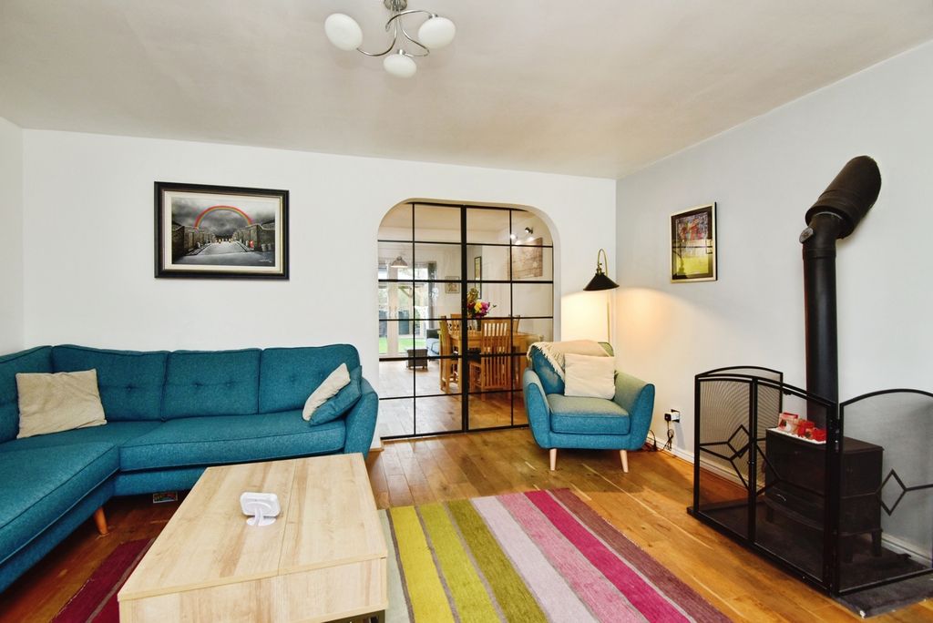 Property photo 3 of 20 Pbox-Img.Jpg