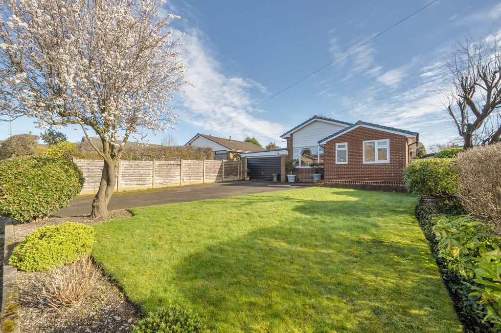 Property photo 2 of 25