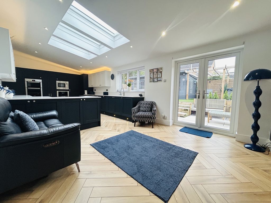 Property photo 3 of 26 Img_9943