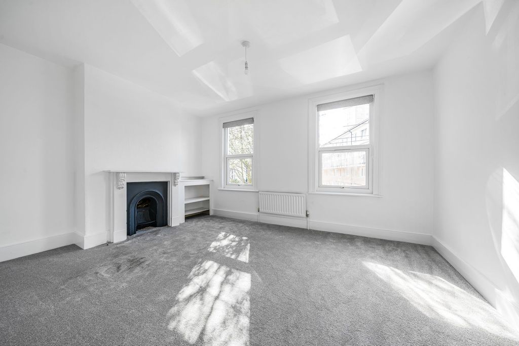 Property photo 3 of 9