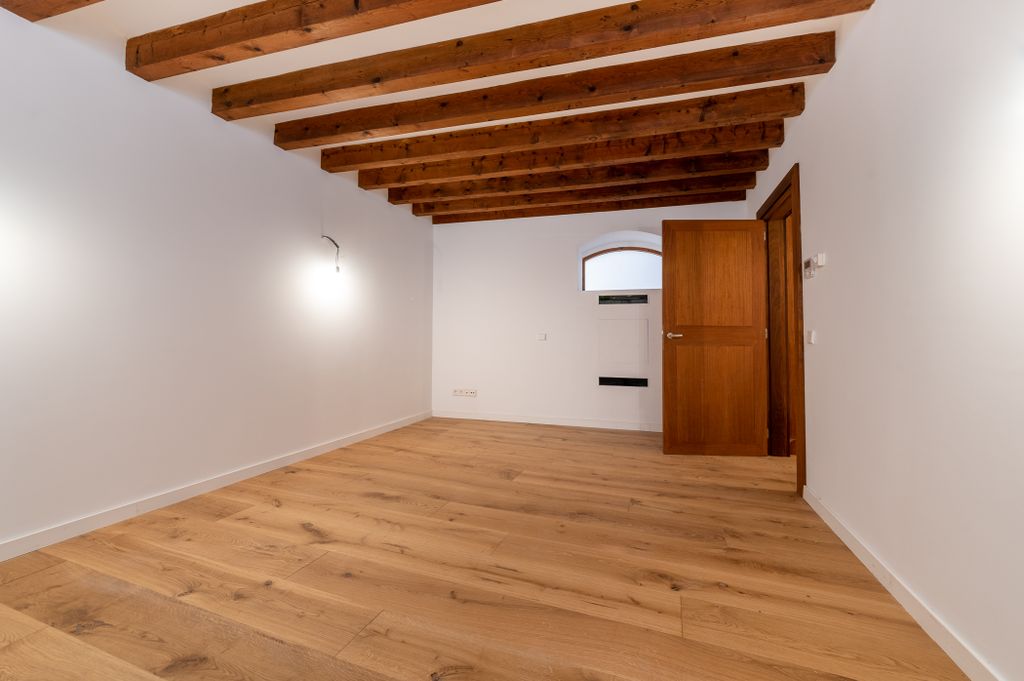 Property photo 3 of 15 61795 -4 Web-14.Jpg