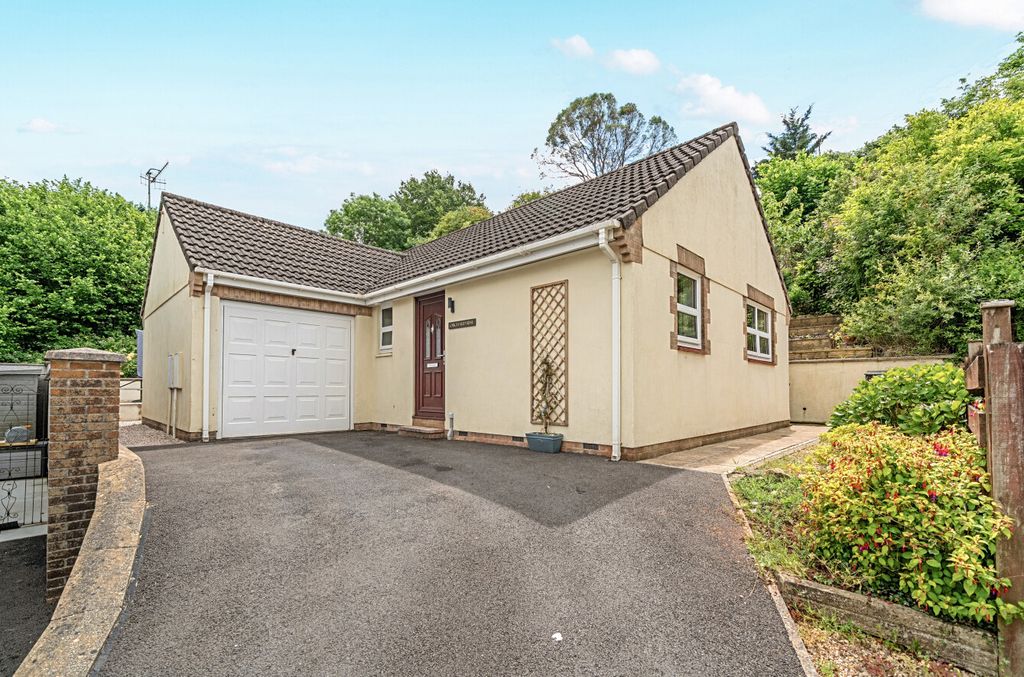Property photo 1 of 16 1469662-1-6A1F2E7...