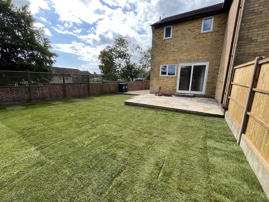 Property photo 2 of 5 Garden