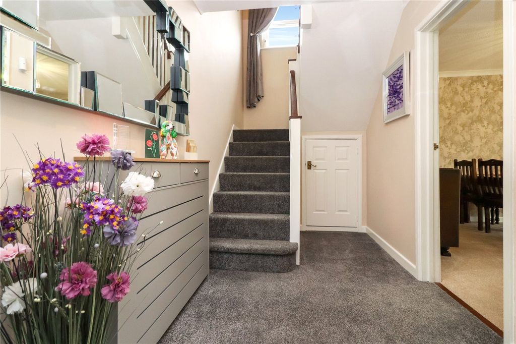 Property photo 3 of 23 Picture No. 16