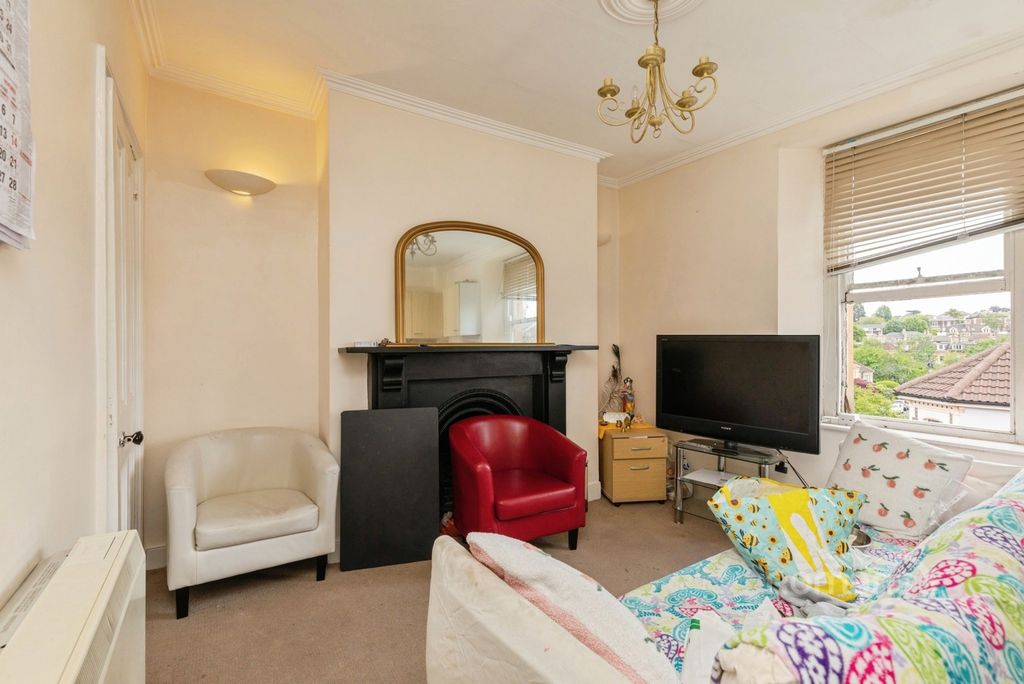 Property photo 3 of 6 Pbox-Img.Jpg