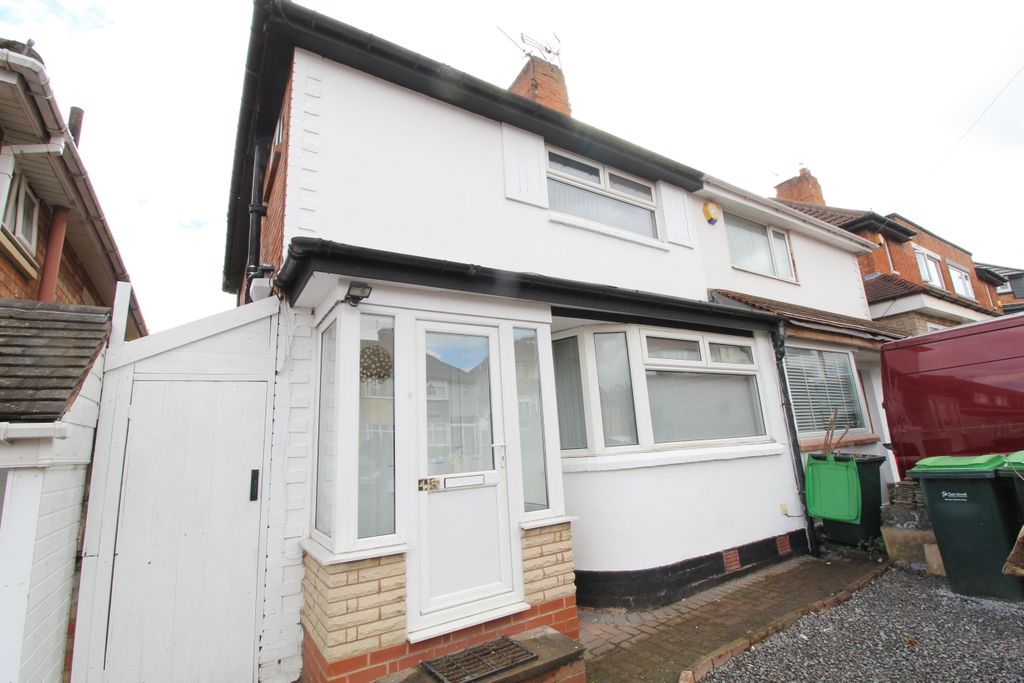 Property photo 1 of 15 3 Bedroom Semi Detached For Rent, Barston Rd, Oldbury, B68