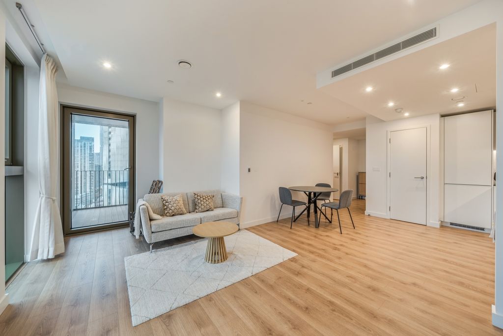 Property photo 1 of 22 1376547-11-691136...