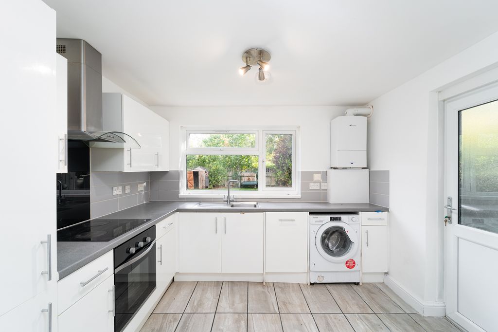 Property photo 3 of 10 Mba00637-Edit