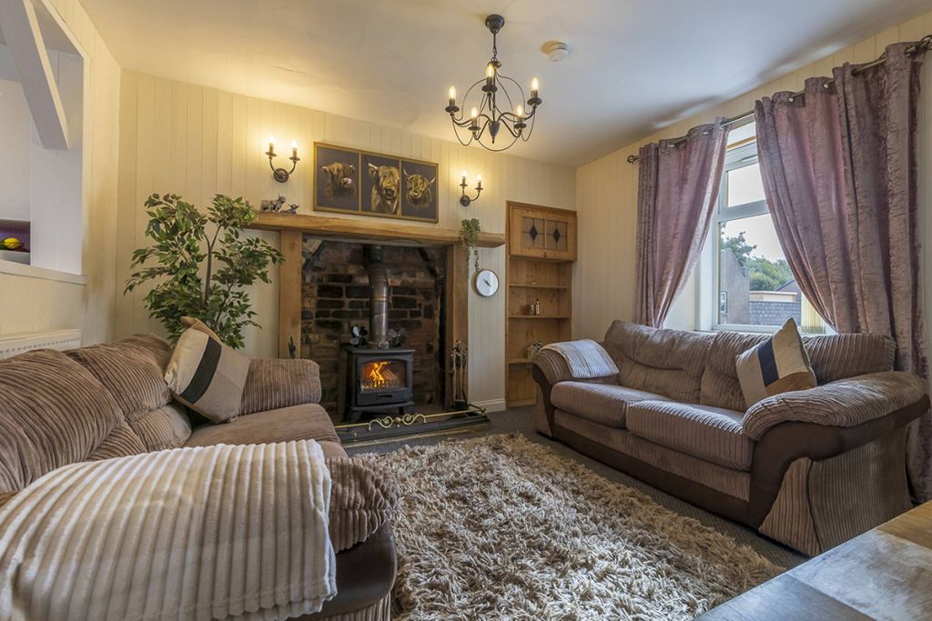 Property photo 2 of 27