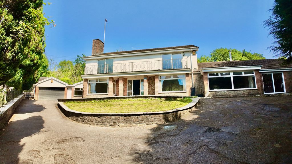 Property photo 1 of 77