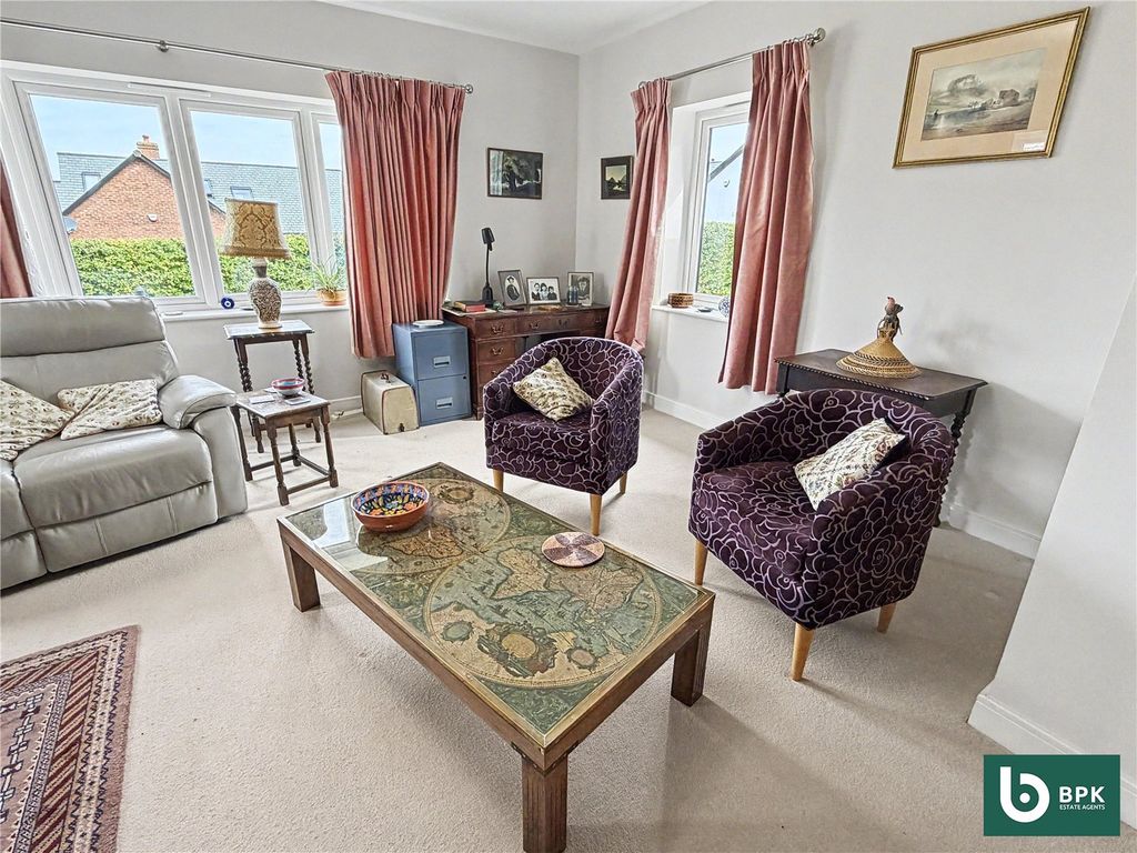 Property photo 3 of 24 Picture No. 04