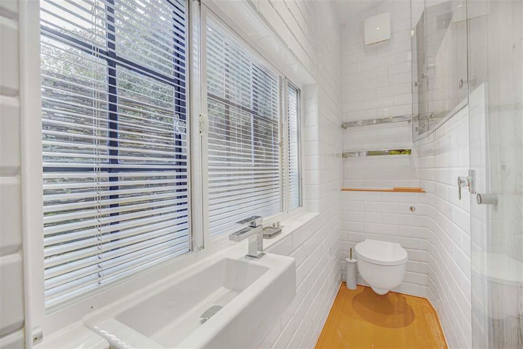 Property photo 3 of 4