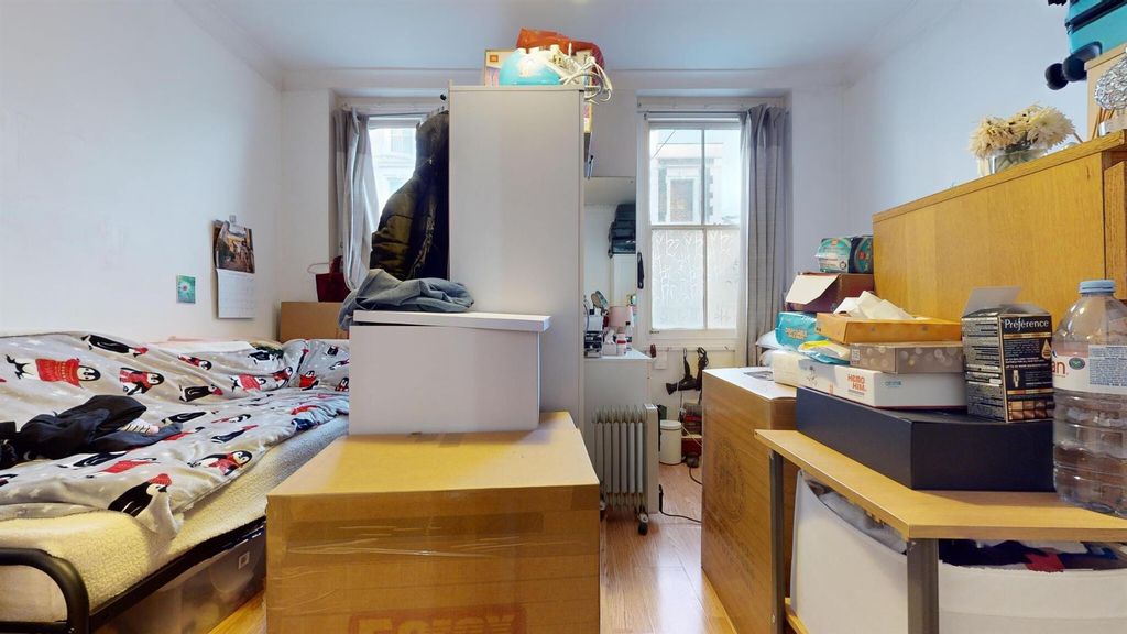 Property photo 3 of 15 Flat A, 5Hogarthplacebedroom1.3.Jpg