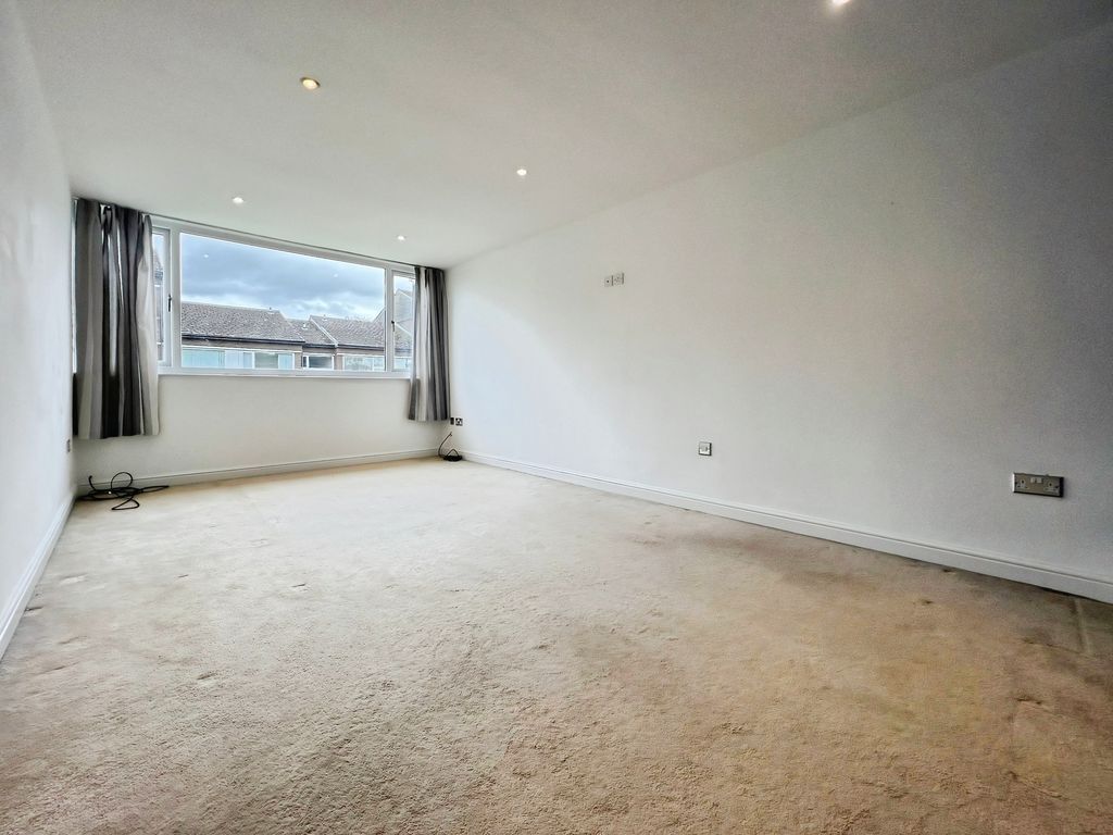 Property photo 2 of 14 Photo 11