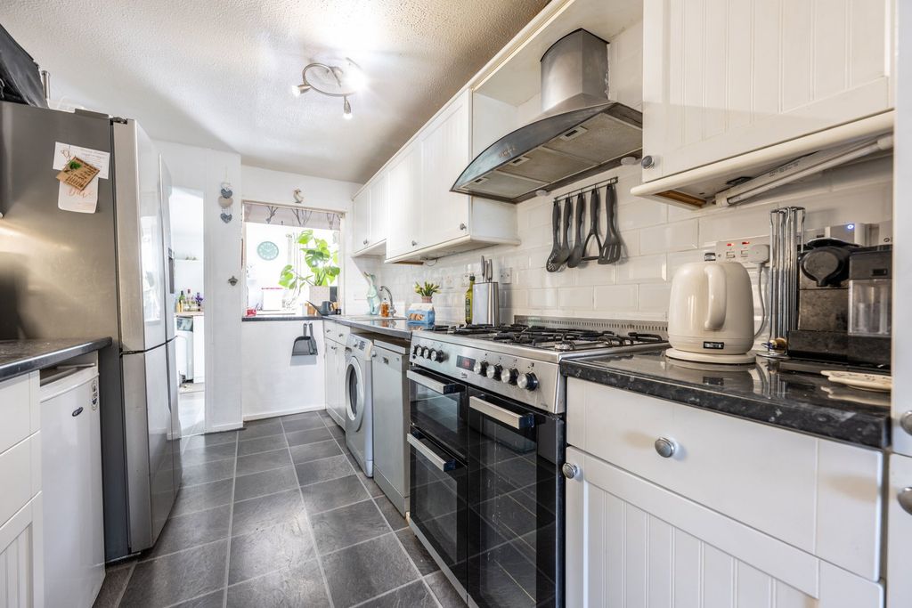 Property photo 3 of 18